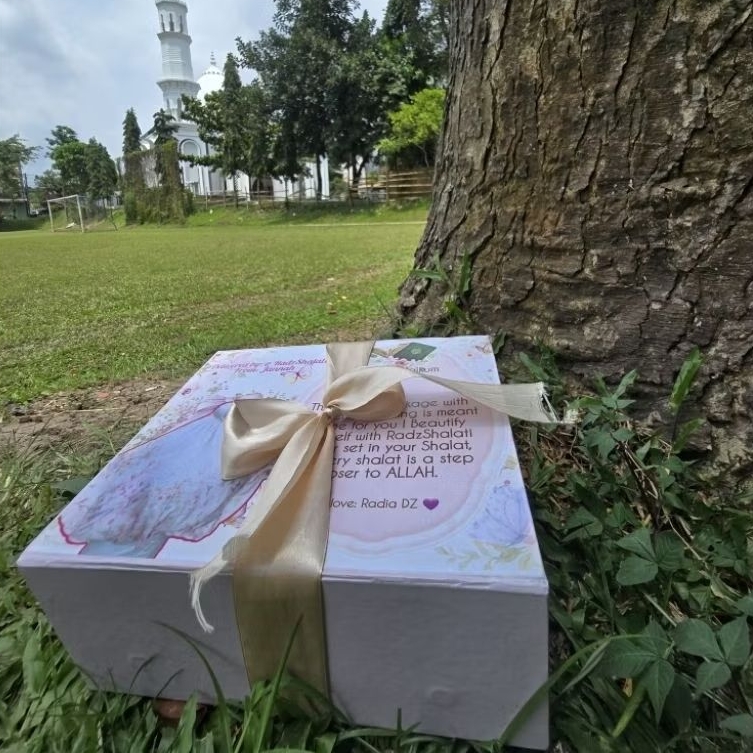 Hampers/gift box prayer set/mukena