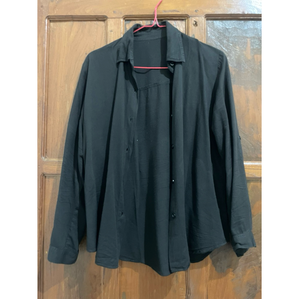 Preloved kemeja hitam