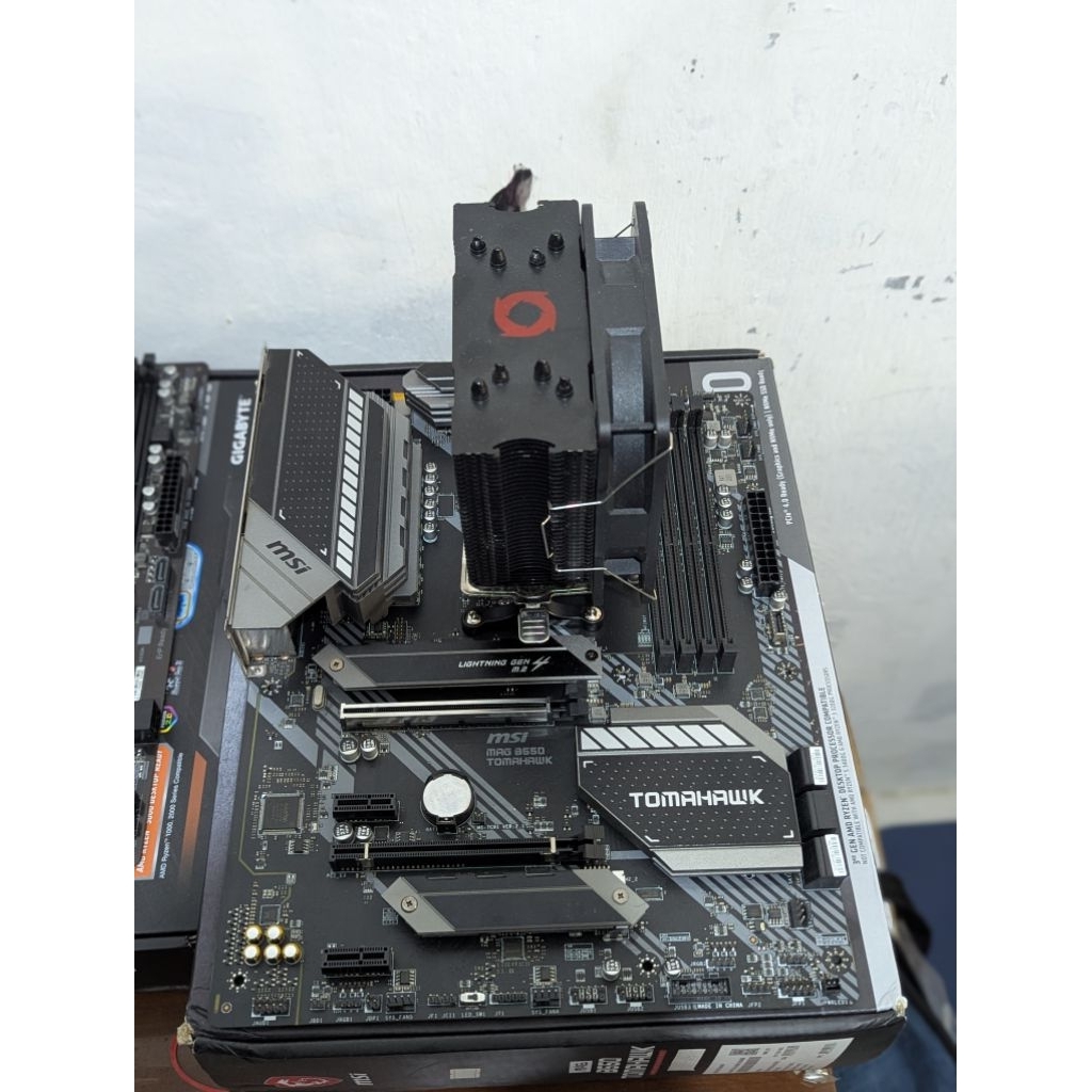 MSI B550 Tomahawk