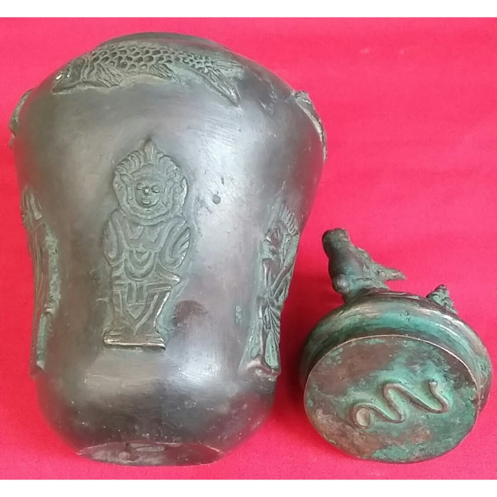 Guci Perunggu Kuno Asli Temuan Sungai Berantas