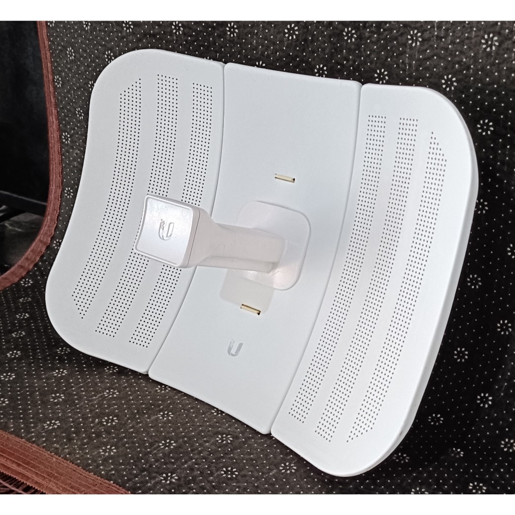 Ubiquiti LBE M5 23 LiteBeam M5 23dBI 5GHz Outdoor Router (BEKAS   PAKAI-NORMAL)