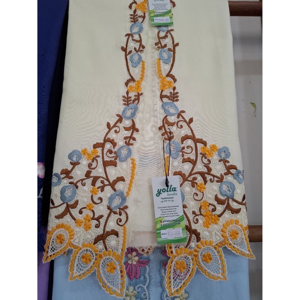 BAHAN KEBAYA BORDIR - MOTIF BUNGA KERANG