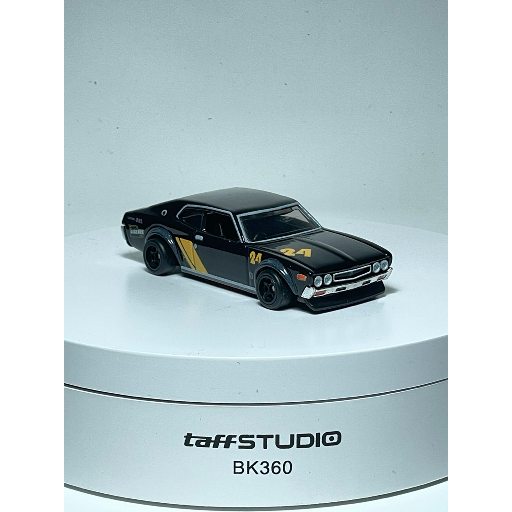 Hot Wheels Premium Loose Nissan Laurel 2000 Team Transport