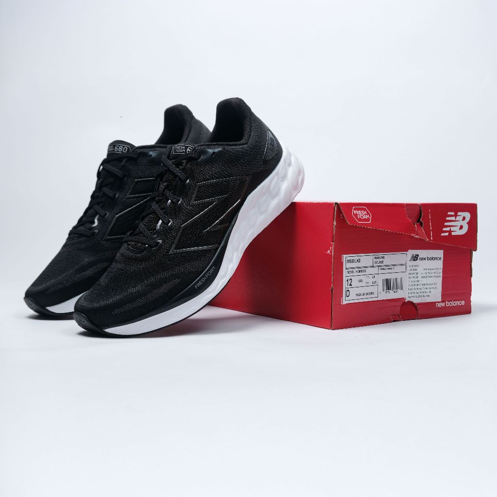 Sepatu Running / New Balance Freshfoam 680 V8 - Black White Magnet