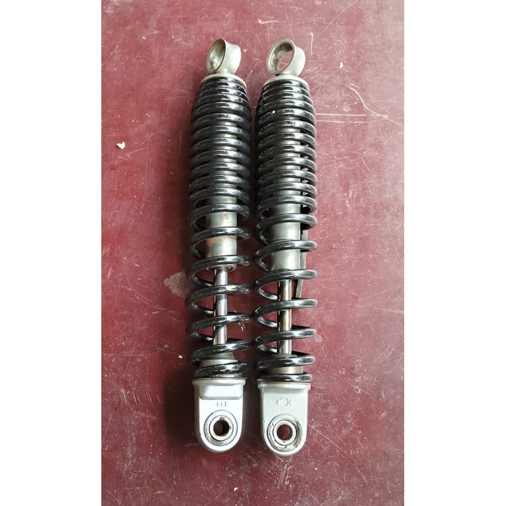 sok belakang motor Yamaha Vega ZR