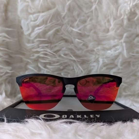 Kacamata Original Oakley Frogskins Lite Maverick Vinales Moto GP Matte Black ink w/ Prizm Ruby 00937