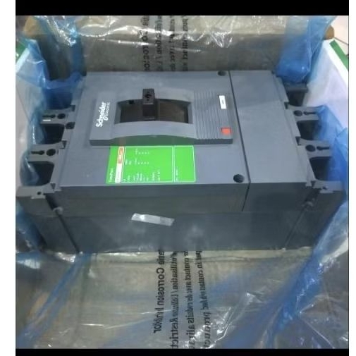 MCCB EZC400N 3P 400A EZC400N3400 SCHNEIDER