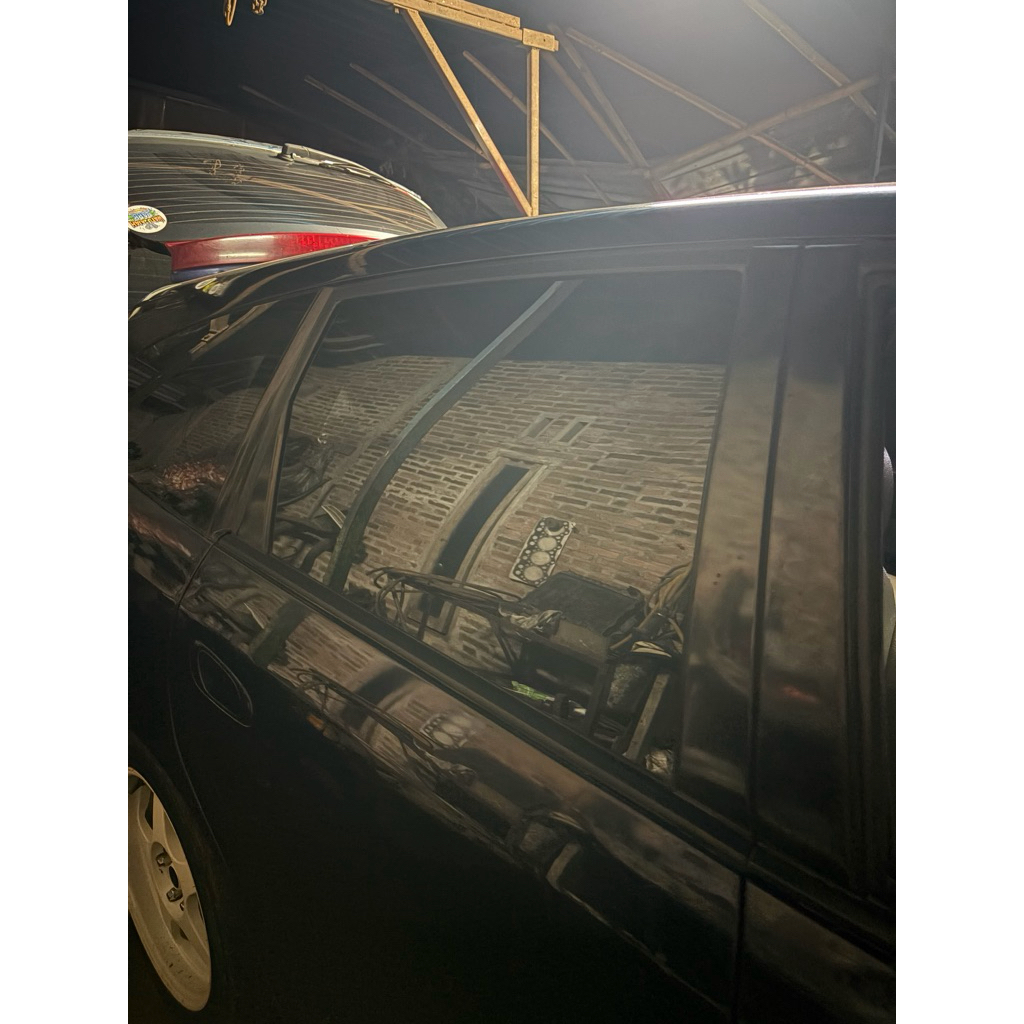 kaca belakang kanan honda stream