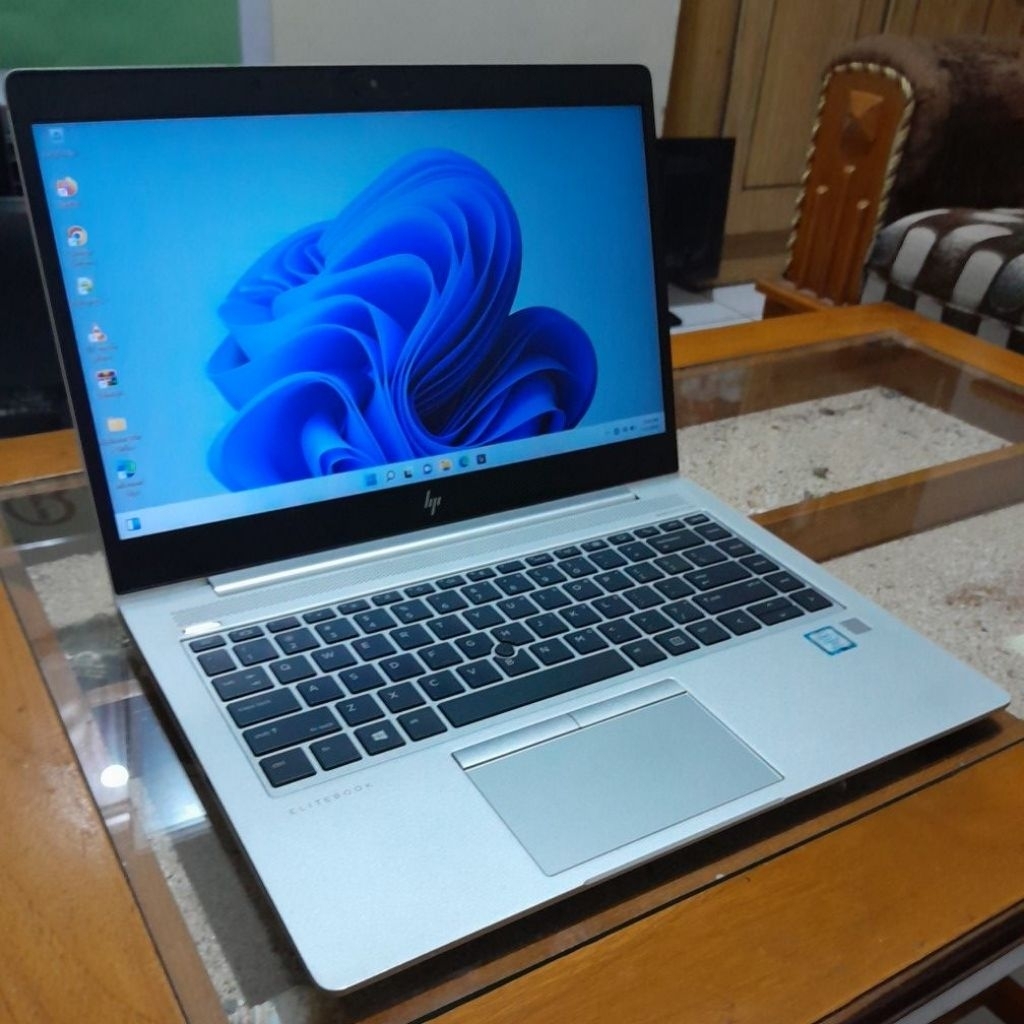 Laptop HP Elitebook 840 G5, RAM : 8 Gb, SSD : 250 Gb, Processor : Intel Core I5 Gen 8.