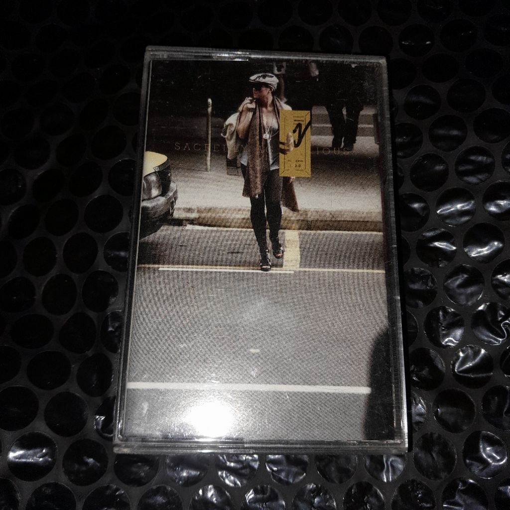 kaset agnes monica sacredly agnezious