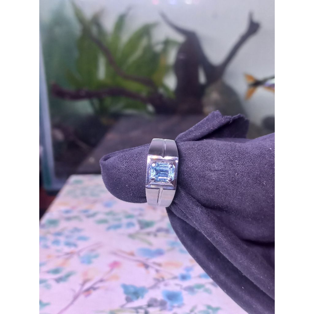 natural blue topaz swiss