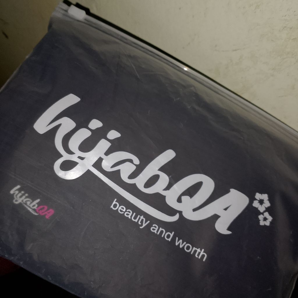 [PRELOVED] BOOKED Hijabqa - Viscose Black vol. 2