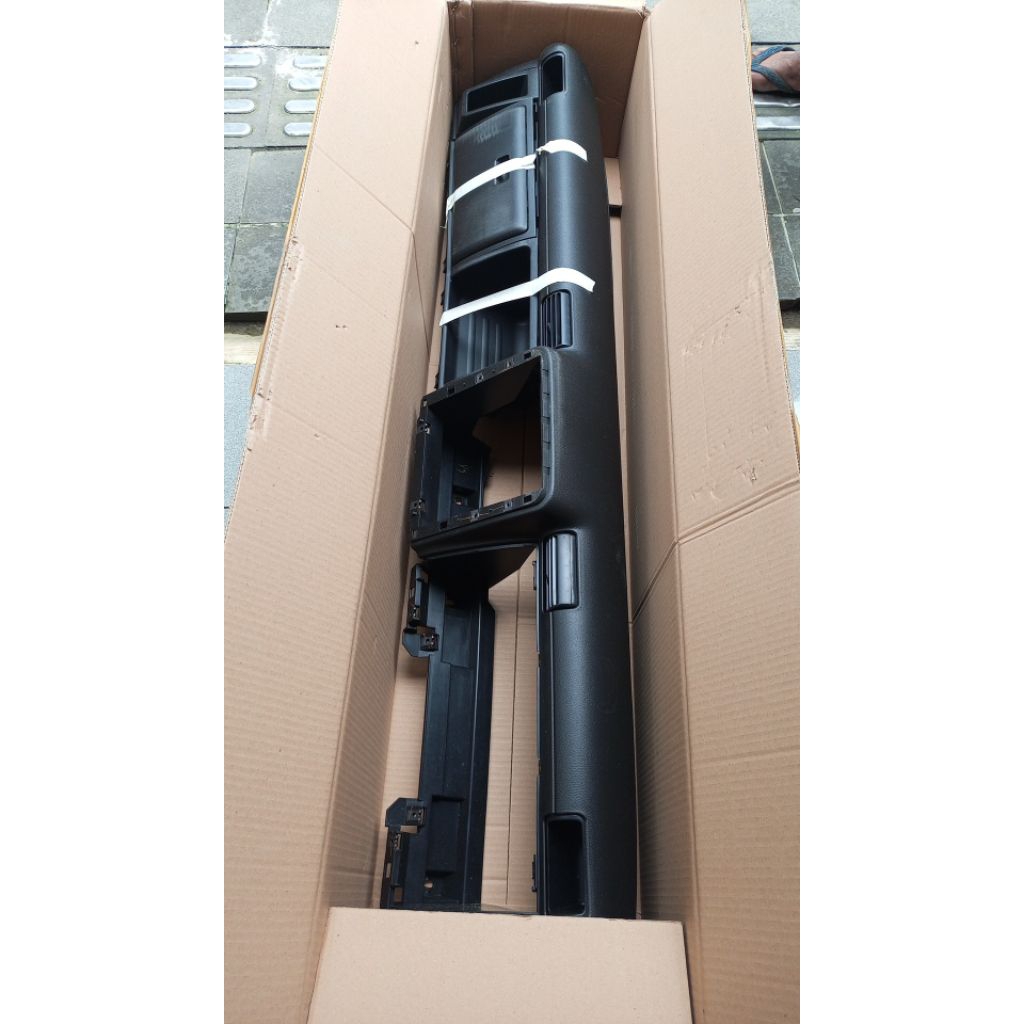 dasbor hitam atas kabin canter original