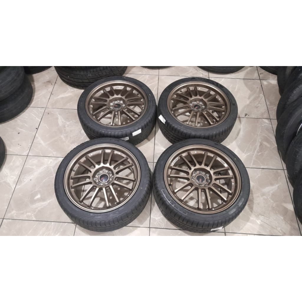 Paket velg dan ban bekas mobil racing hsr revo ring 17 lebar 7.5 baut 8x100/114.3 + ban 80%