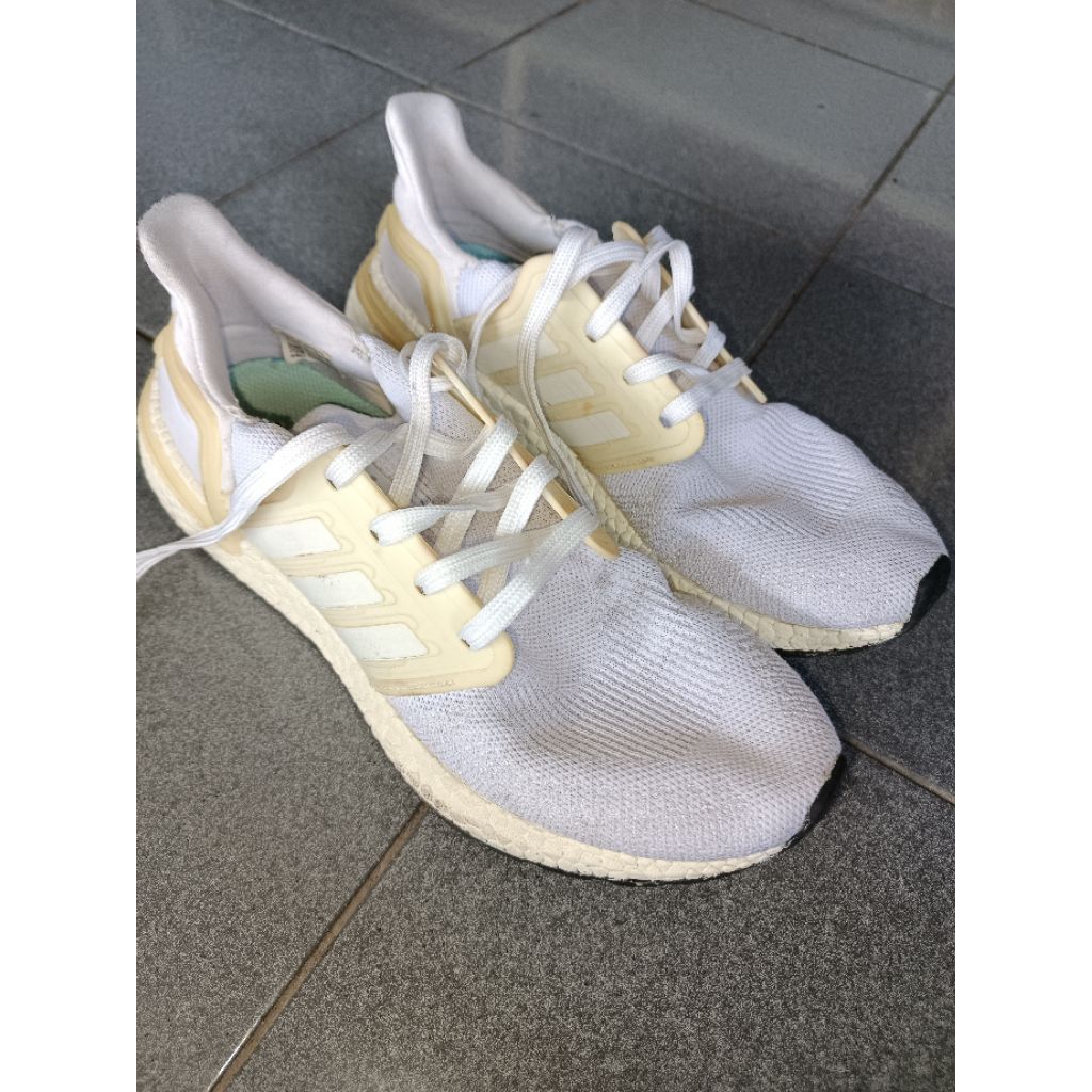 Sepatu ADIDAS ULTRABOOST 22 size 41,5 insole 260 koleksi pribadi