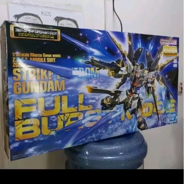 GUNDAM MG 1/100 STRIKE FREEDOM FULL BURST 00741/62903 ( ORIGINAL BANDAI)