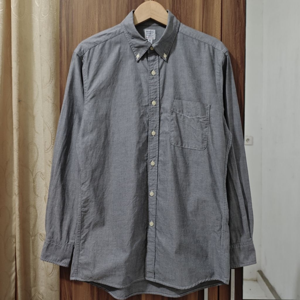 Kemeja Oxford Uniqlo