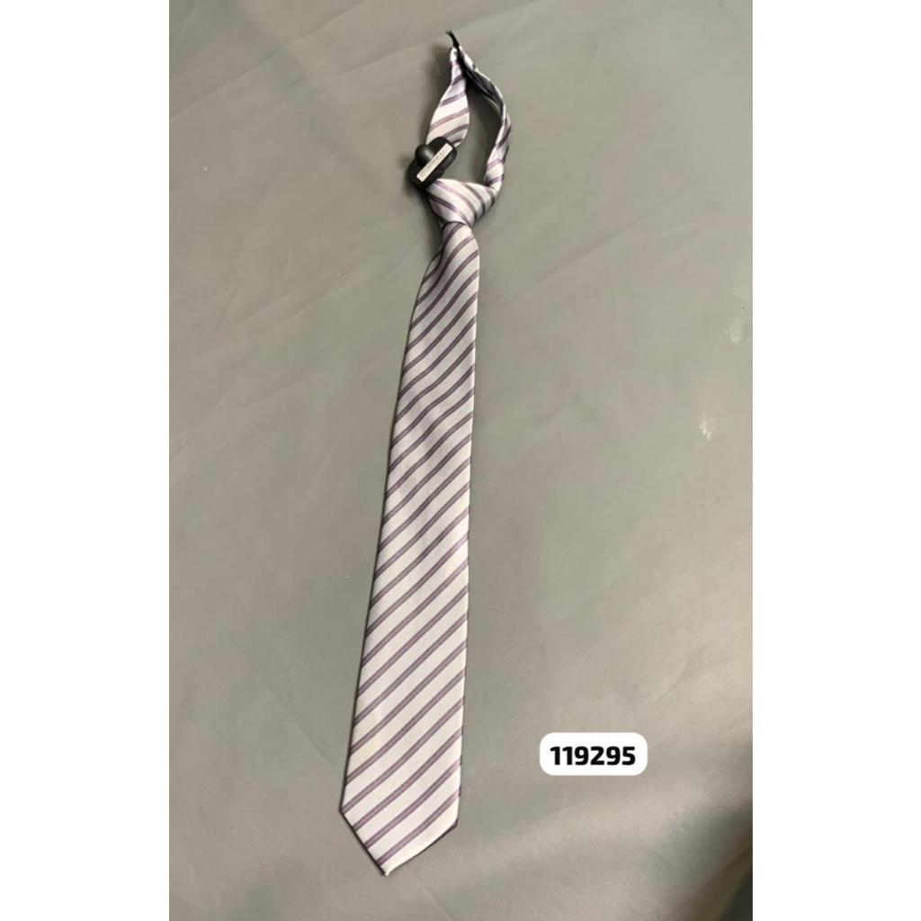 DASI FORMAL MOTIF KAI LONG DAN TYRONE PRIA