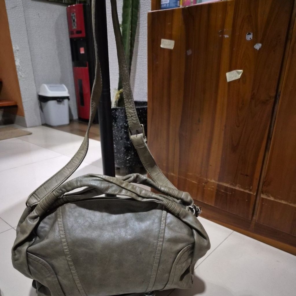 Tas kulit Bruno Magli