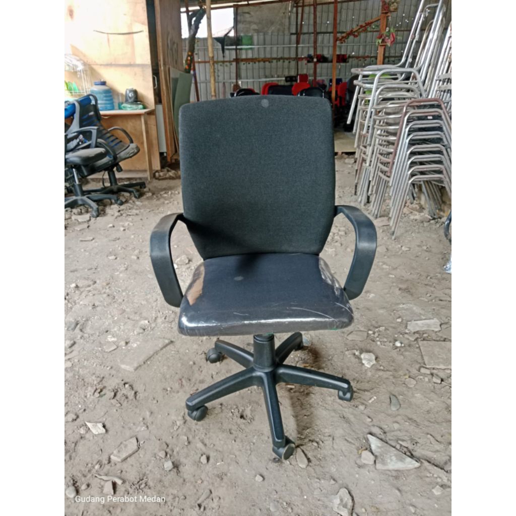 Kursi Kantor Bekas Murah / Berbagai Macam Bangku Kantor Bekas