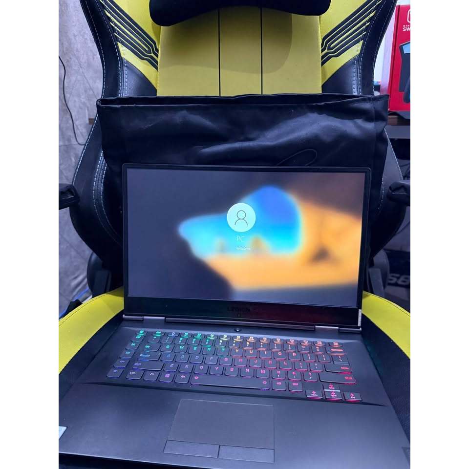 Lenovo Legion Y740 I7-9750H RTX 2070 MAX Q 8GB RAM 16GB 144hz