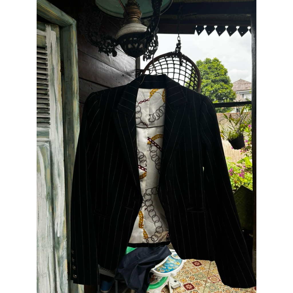 preloved/blazer.hitam/blazer/garis/good