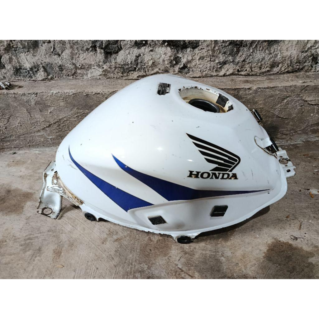 tangki tank tengki Honda CBR 150R 150r lokal k45a