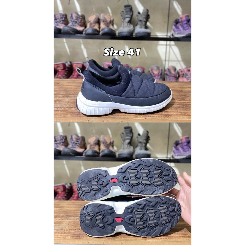 sepatu running tnf size 41/25,5