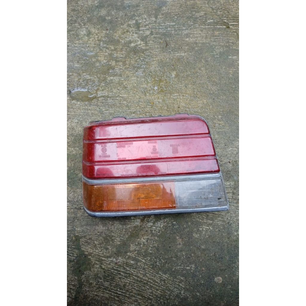 lampu belakang Suzuki forsa