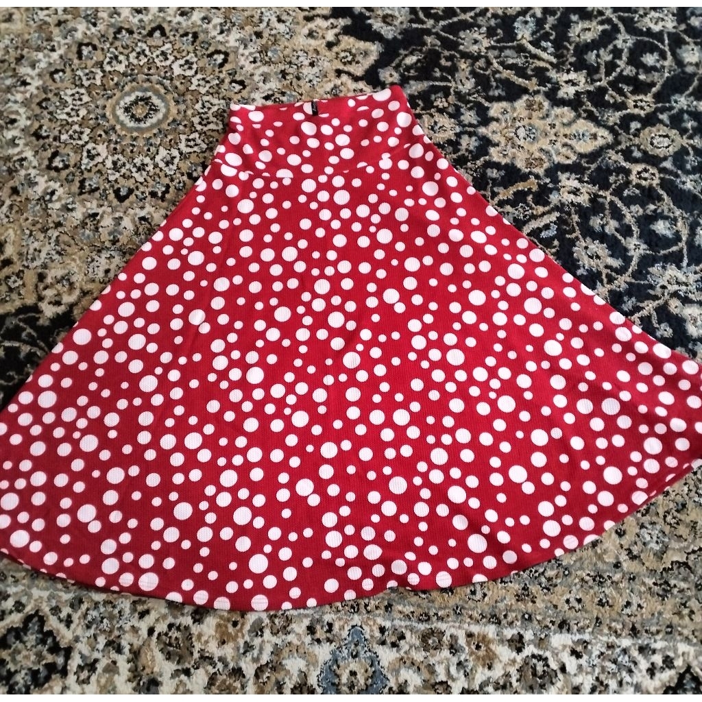 rok polkadot merah