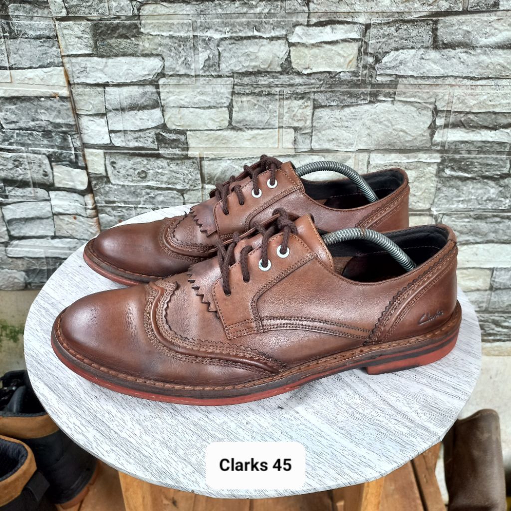 Sepatu second pria merk Clarks kulit origianl size45 insol29,5cm