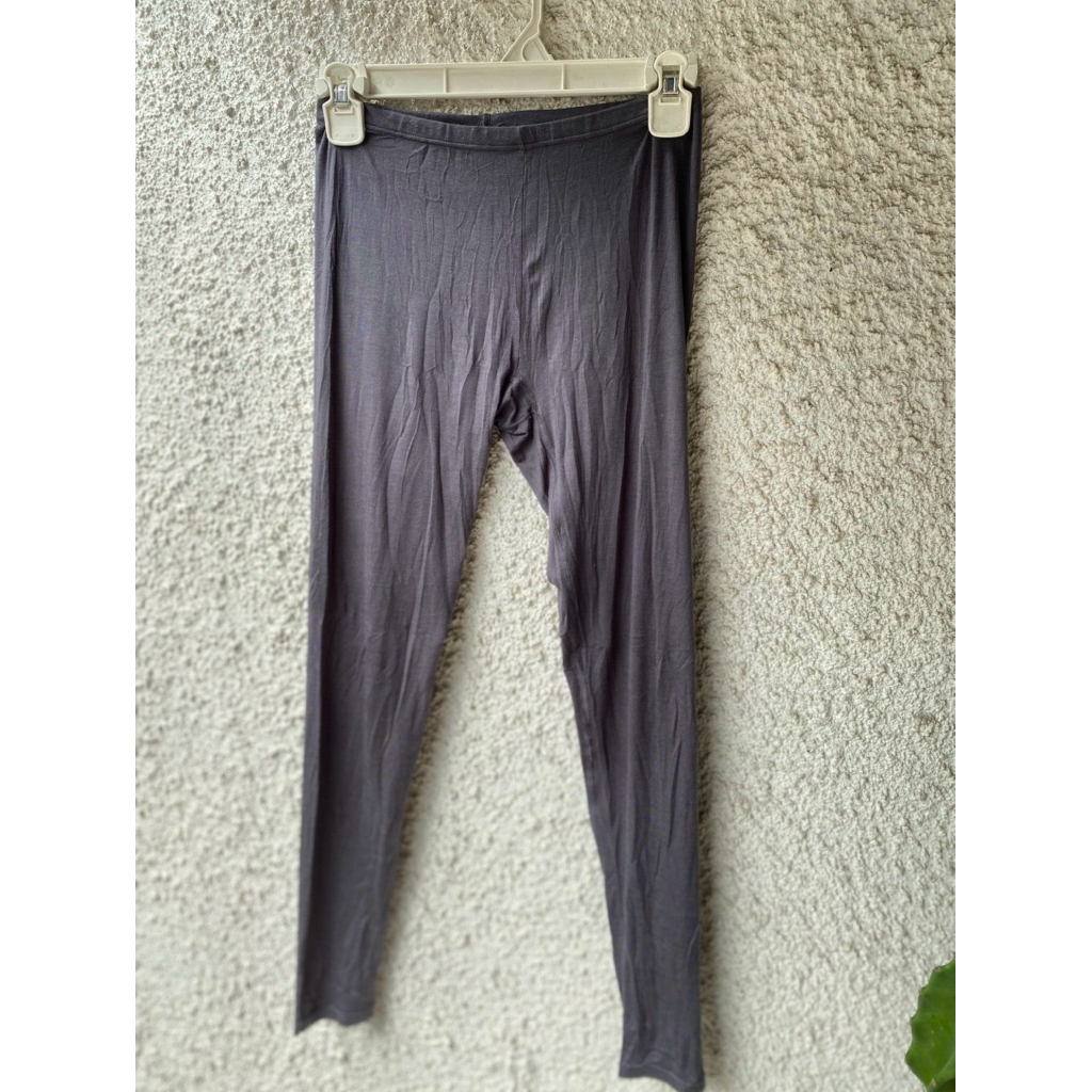 CELANA LEGGING UNIQLO HEATTECH