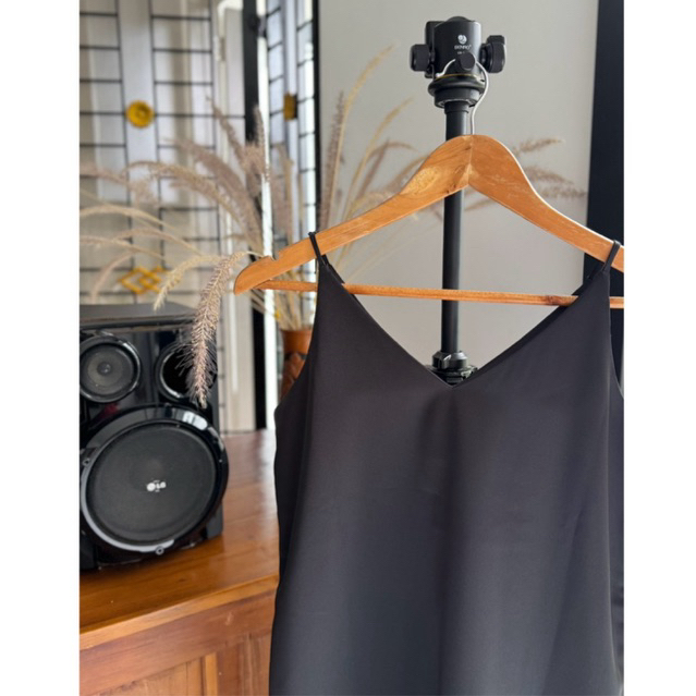 DUMA OFFICIAL Classic Bonito Black Midi Dress claude sissae jii gloria vone atsthelabel love bonito 