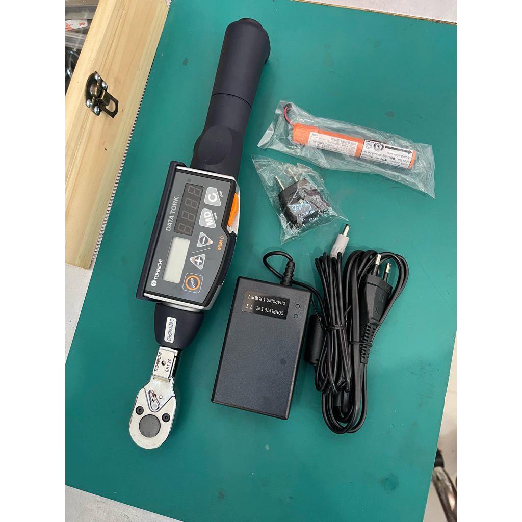 Kunci Torsi digital Tohnichi Cem50