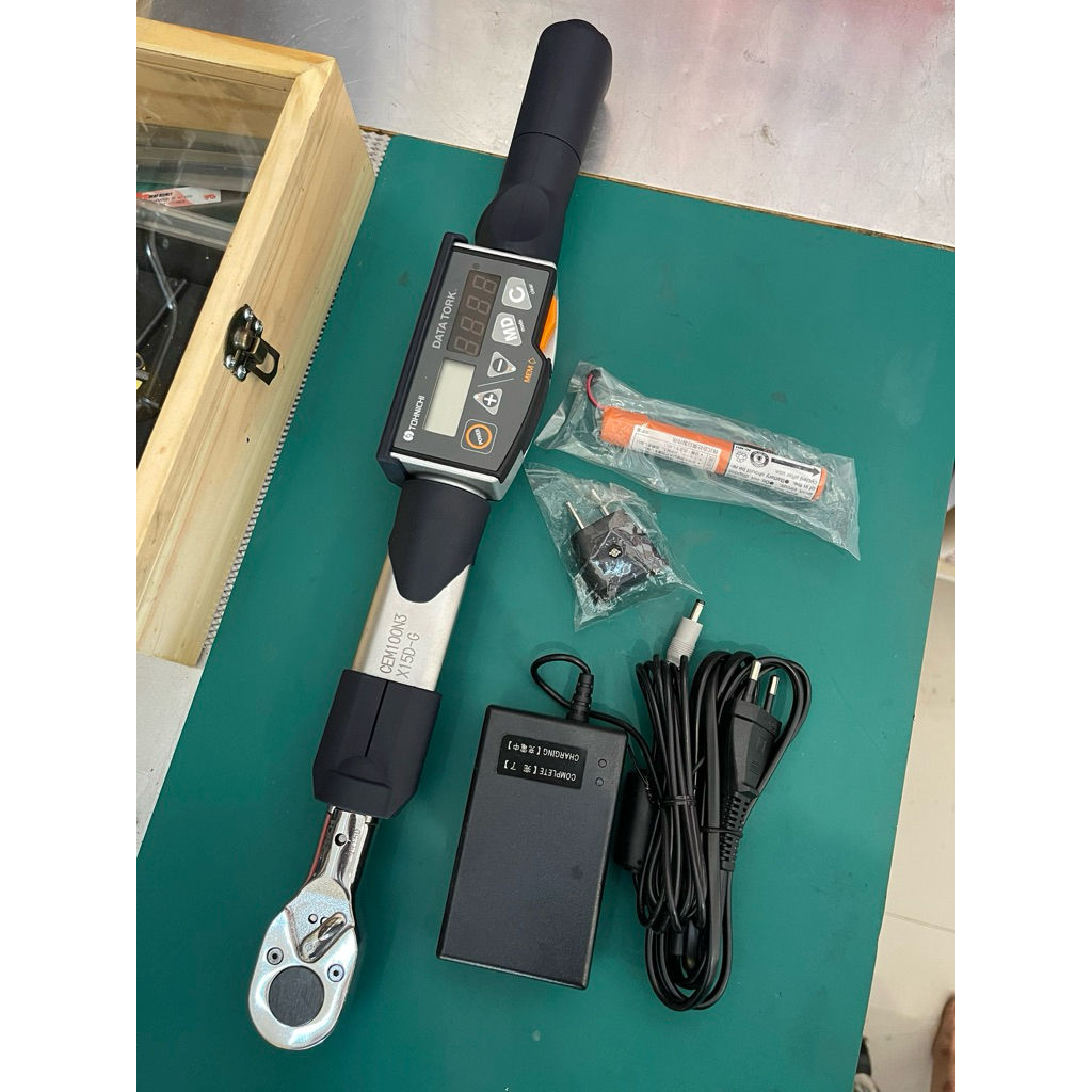 Kunci Torsi Digital Tohnichi Cem100