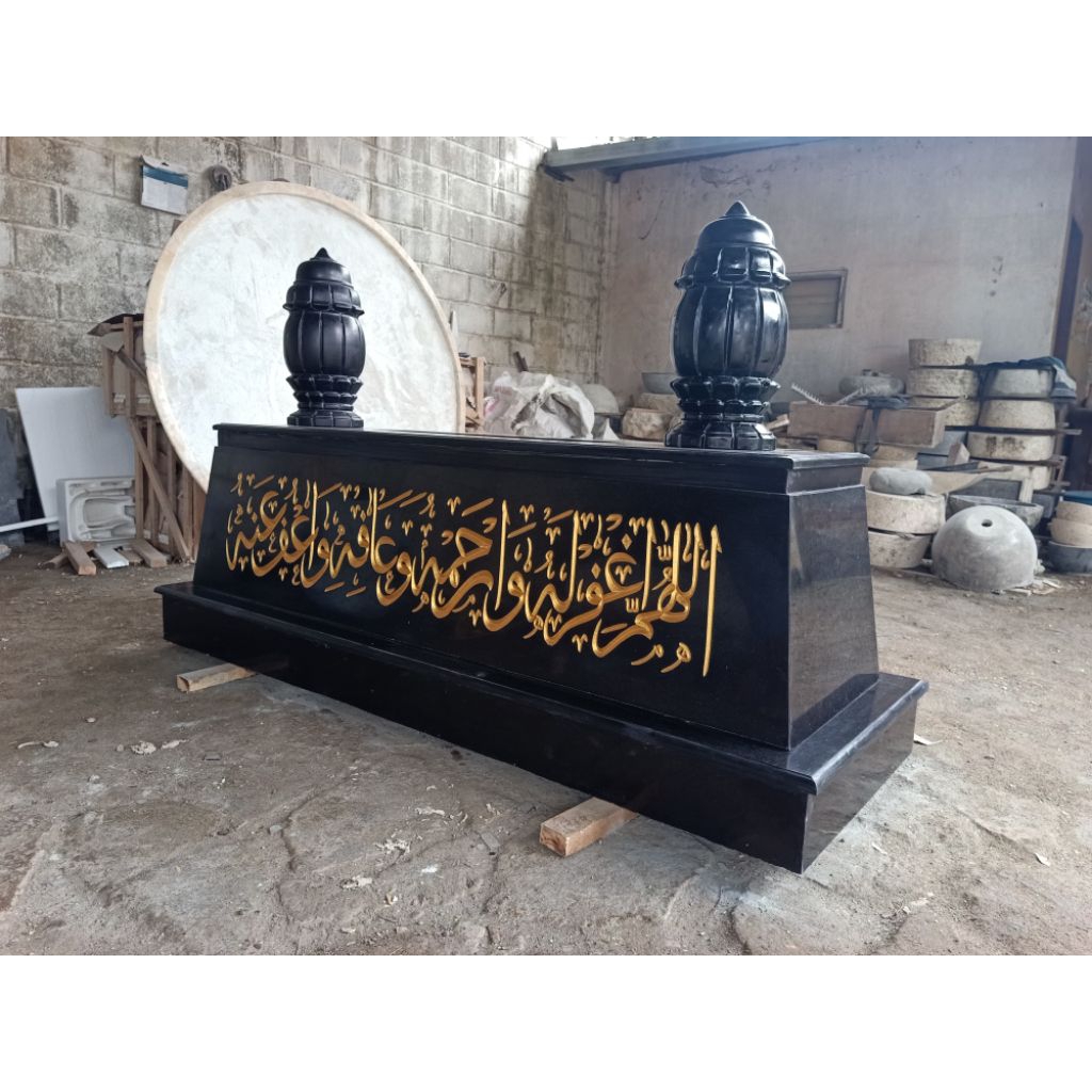 Kijing Granit Hitam Model Mataram Kaligrafi
