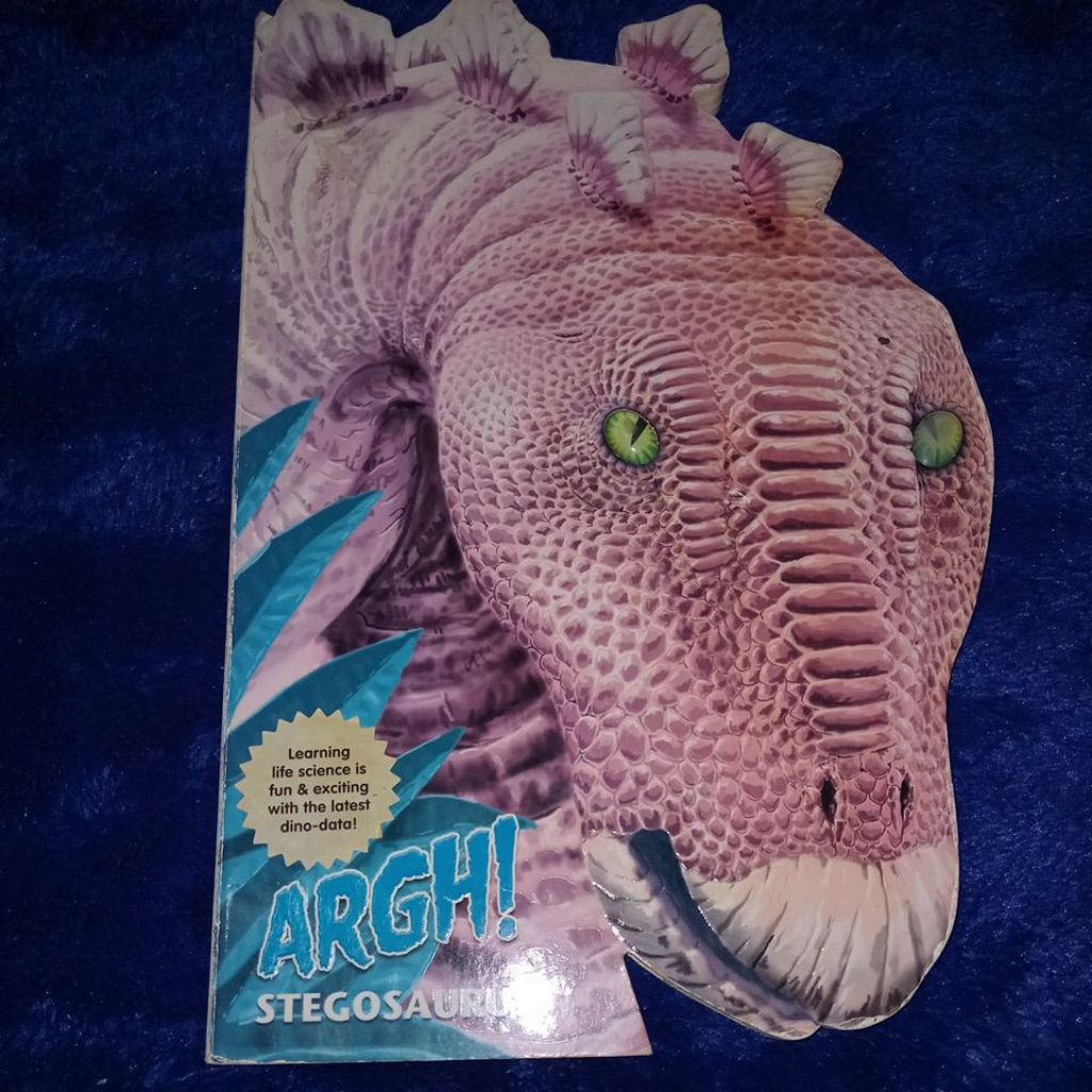 buku ARGH stegosaurus