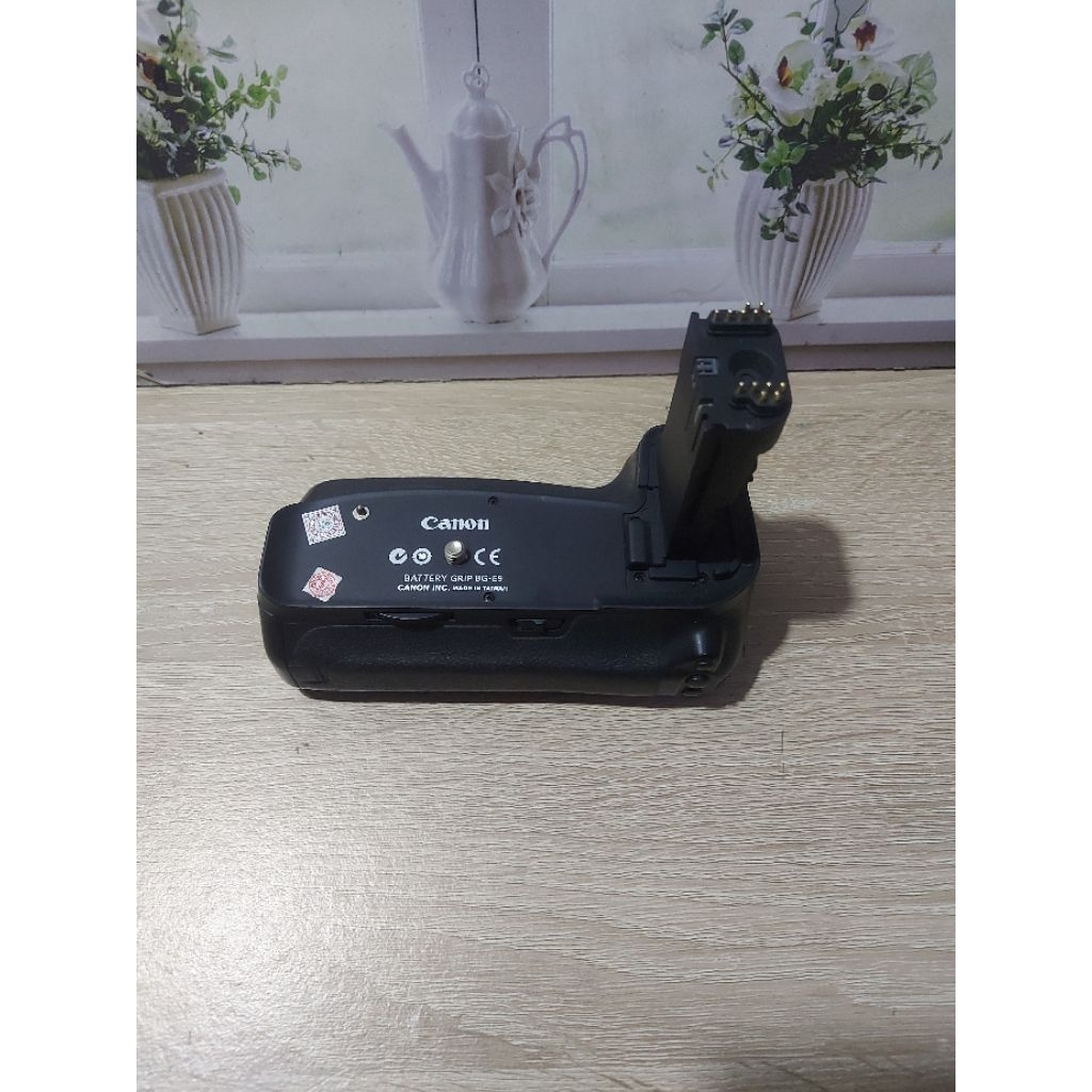 Baterai Grip Canon E9 60D