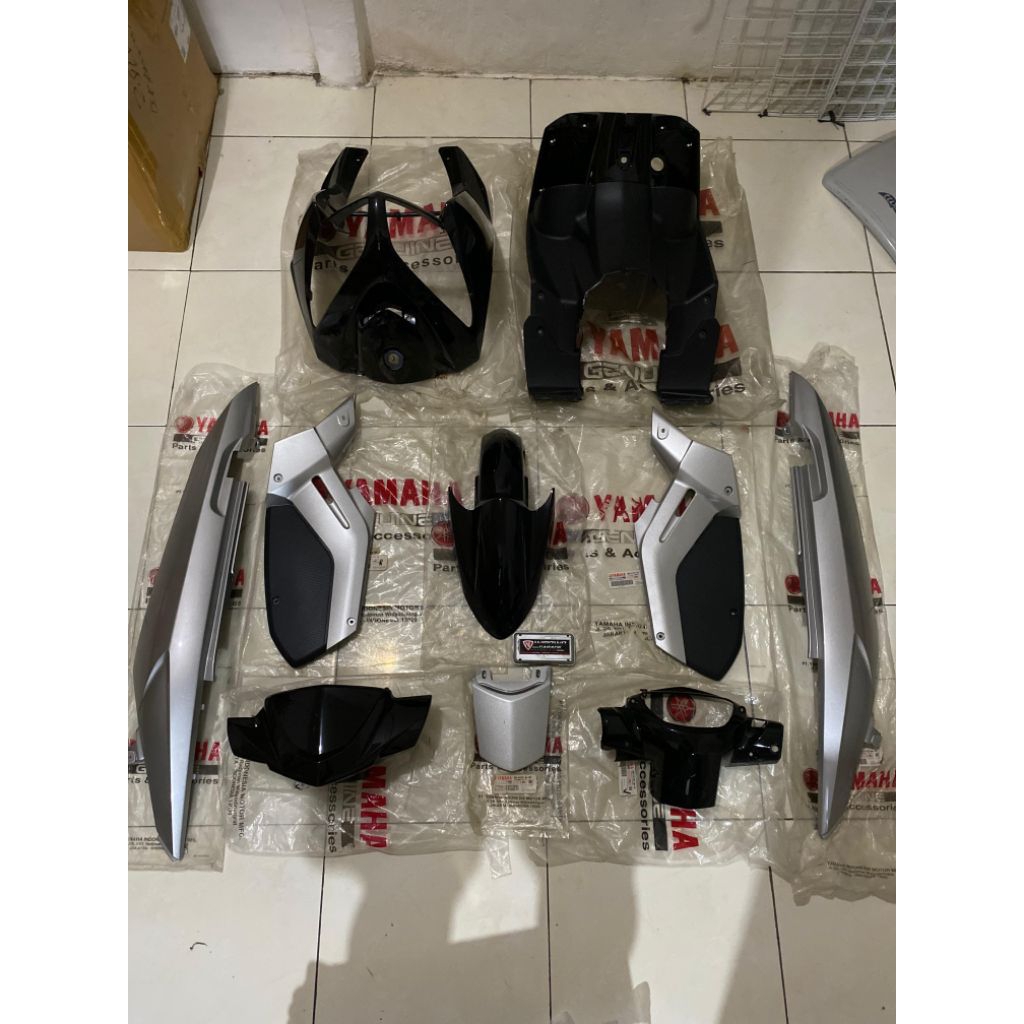 Body Alus Set Nouvo Z 2005 Hitam Silver Original 2D5