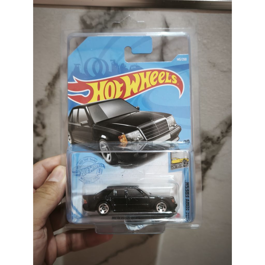 Hotwheels Mercedes Benz 500e hitam + Protektor