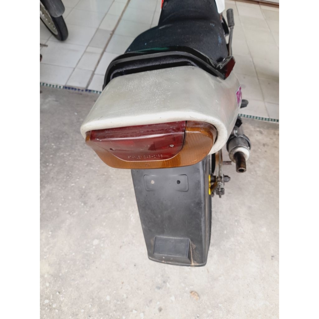 body belakang suzuki rgr 150+stoplam