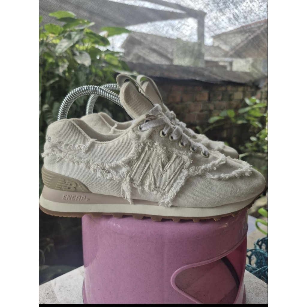 Sepatu NB x Miu Miu Size 39 Ori