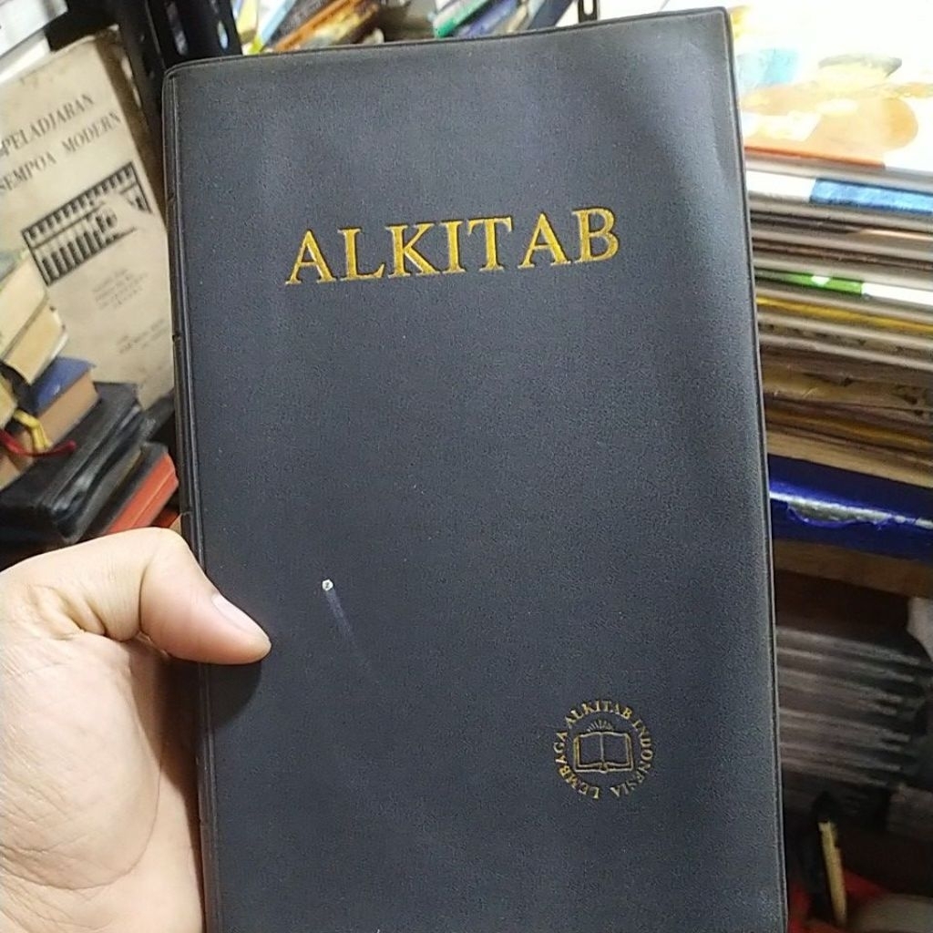 buku Alkitab original bekas