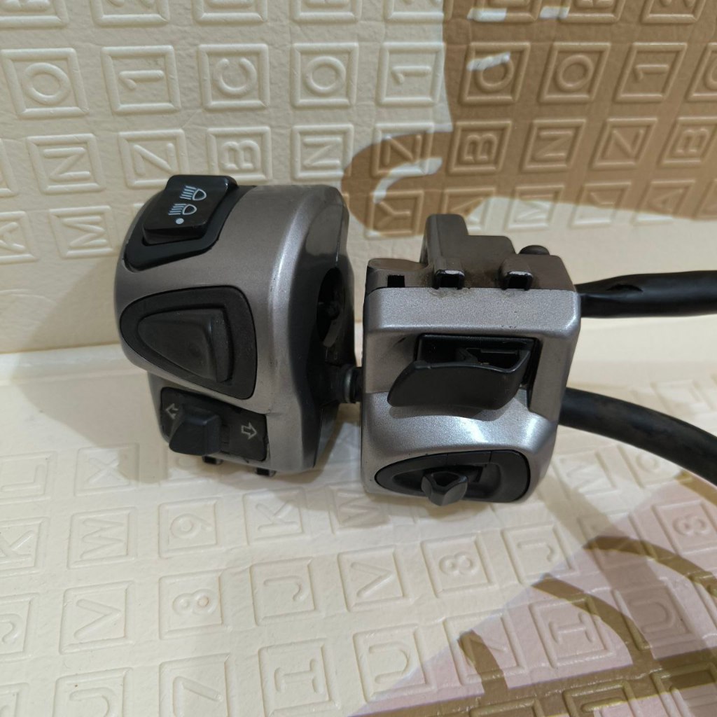 SAKLAR LAMPU SCOOPY KARBU LAMA KIRI KANAN SEIN STATER TOMBOL ON SWITCH HOLDER