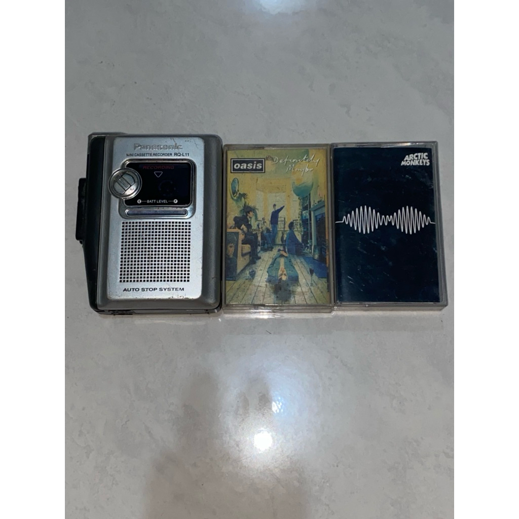 Walkman panasonic kaset pita oasis arctic monkey