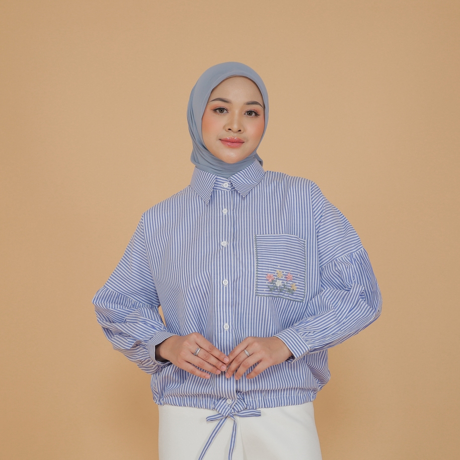 Assara- Areeta oversize Shinta kemeja top wanita oversize salur garis-garis Biru