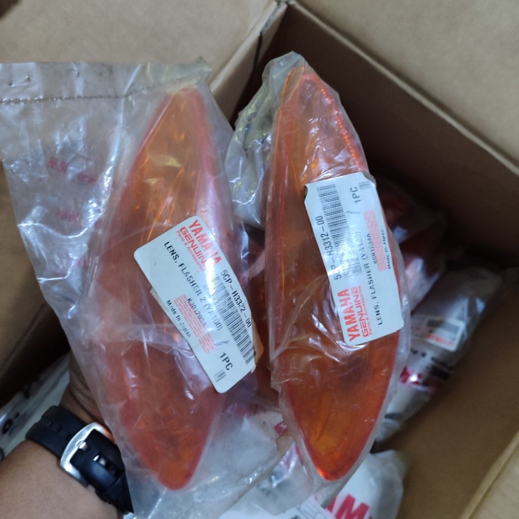 Mika sein Riting Yamaha 125Z bagian kiri kanan Original YGP 5CT-H3312-00