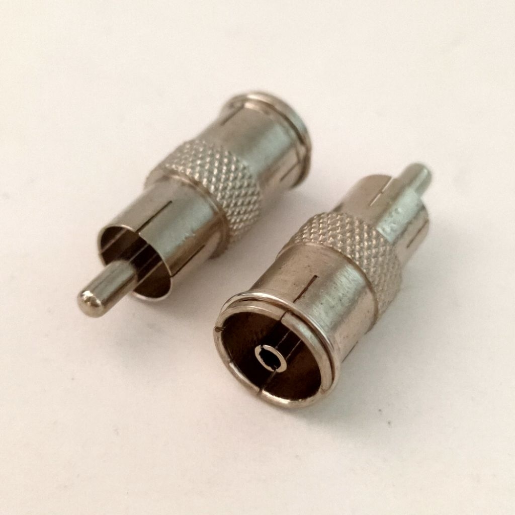 JR 3589 Sambungan Soket TV - Jack RCA Konektor Jack RCA to Soket TV