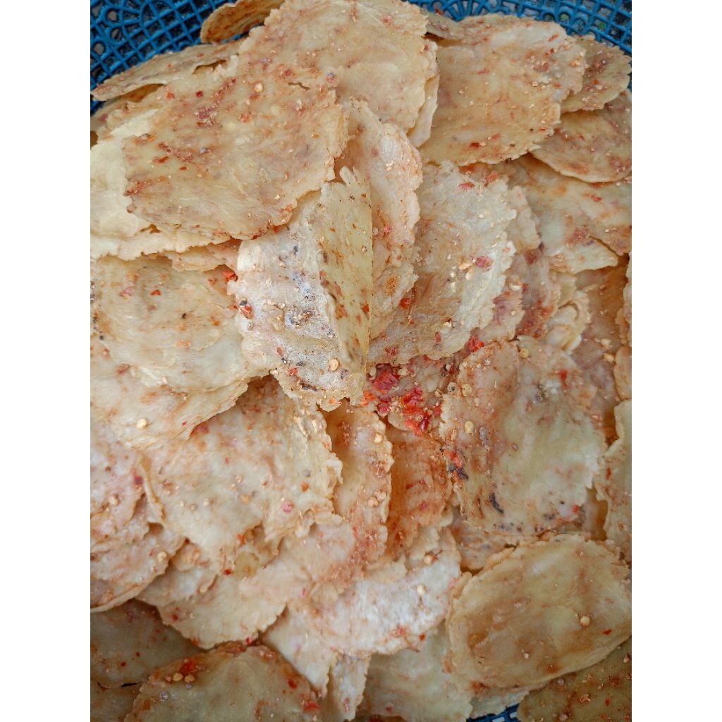 emping melinjo mentah pedas  khas Cirebon siap goreng