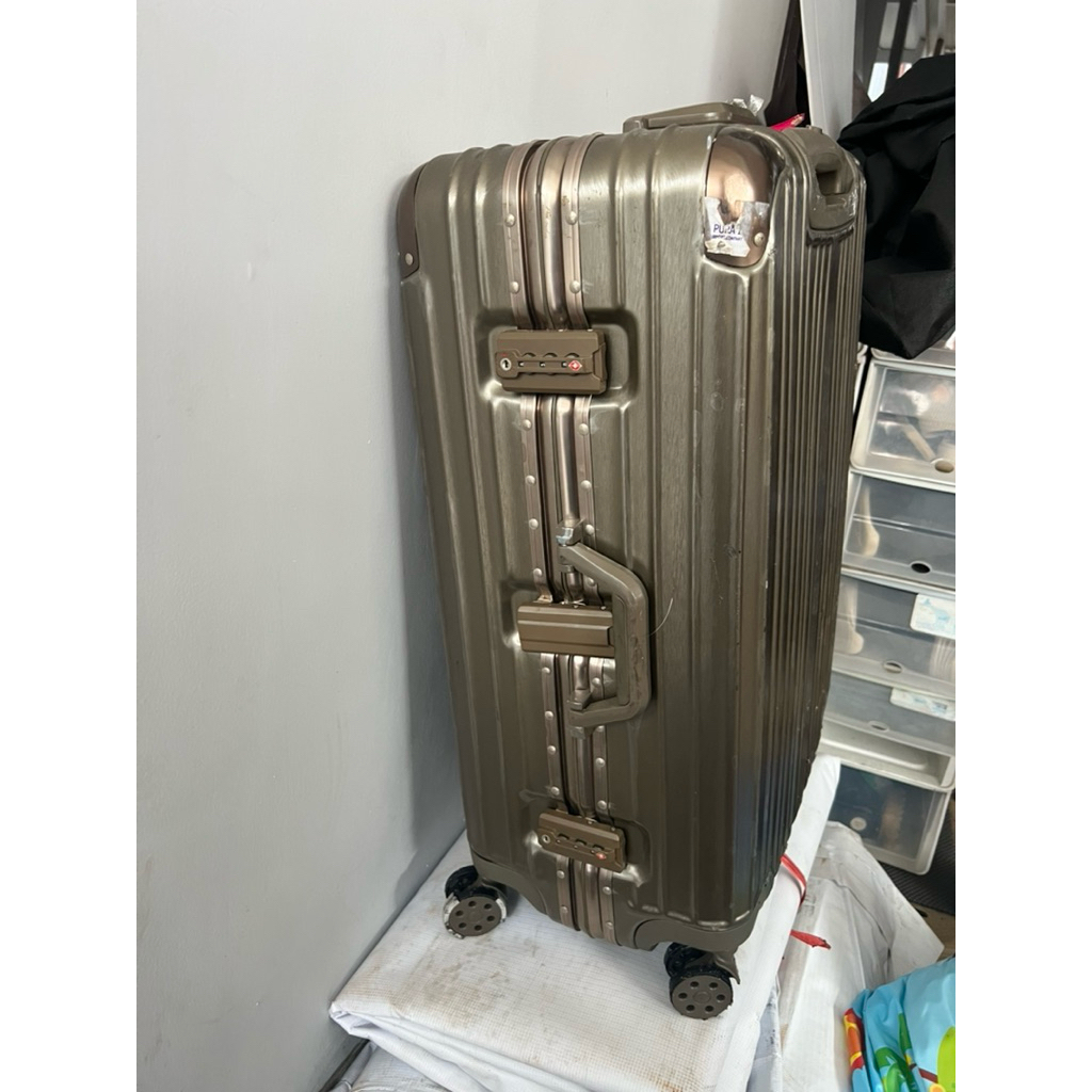 koper 28inch hardcase preloved